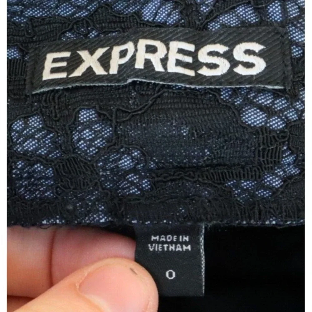 Express Shorts Womens Sz 0 Dark Blue Black Floral Lace Pattern High Rise Pockets
